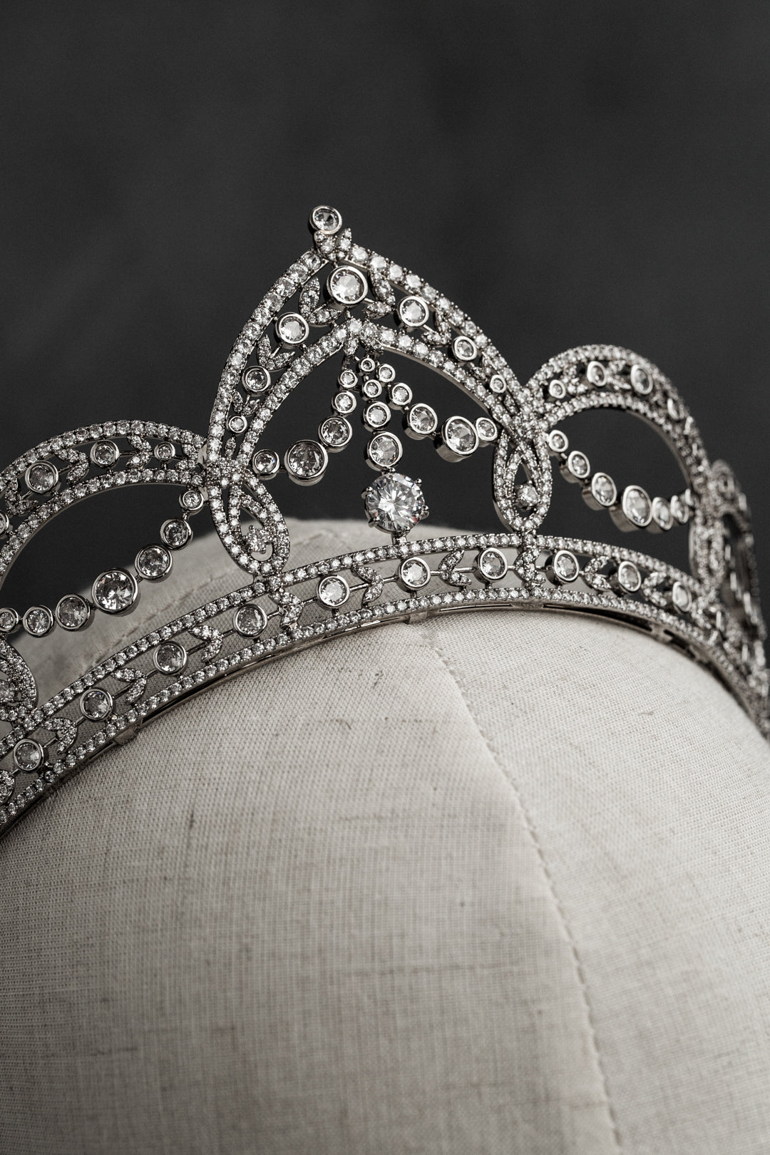 Baroque Grandeur: 24k Gold-Plated Tiara with Natural Zircon - A Bridal Crown of Splendor