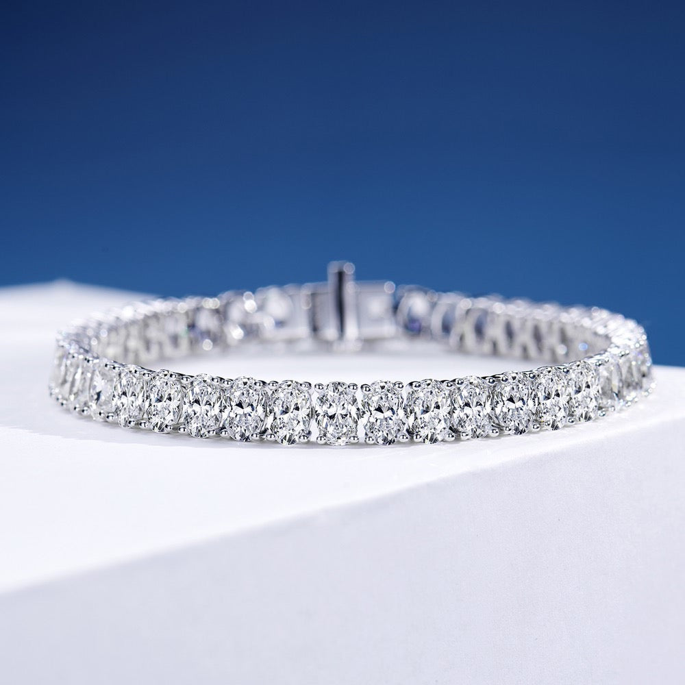 Radiant Oval-Cut Zircon Bracelet in 18k Gold-Plated Silver