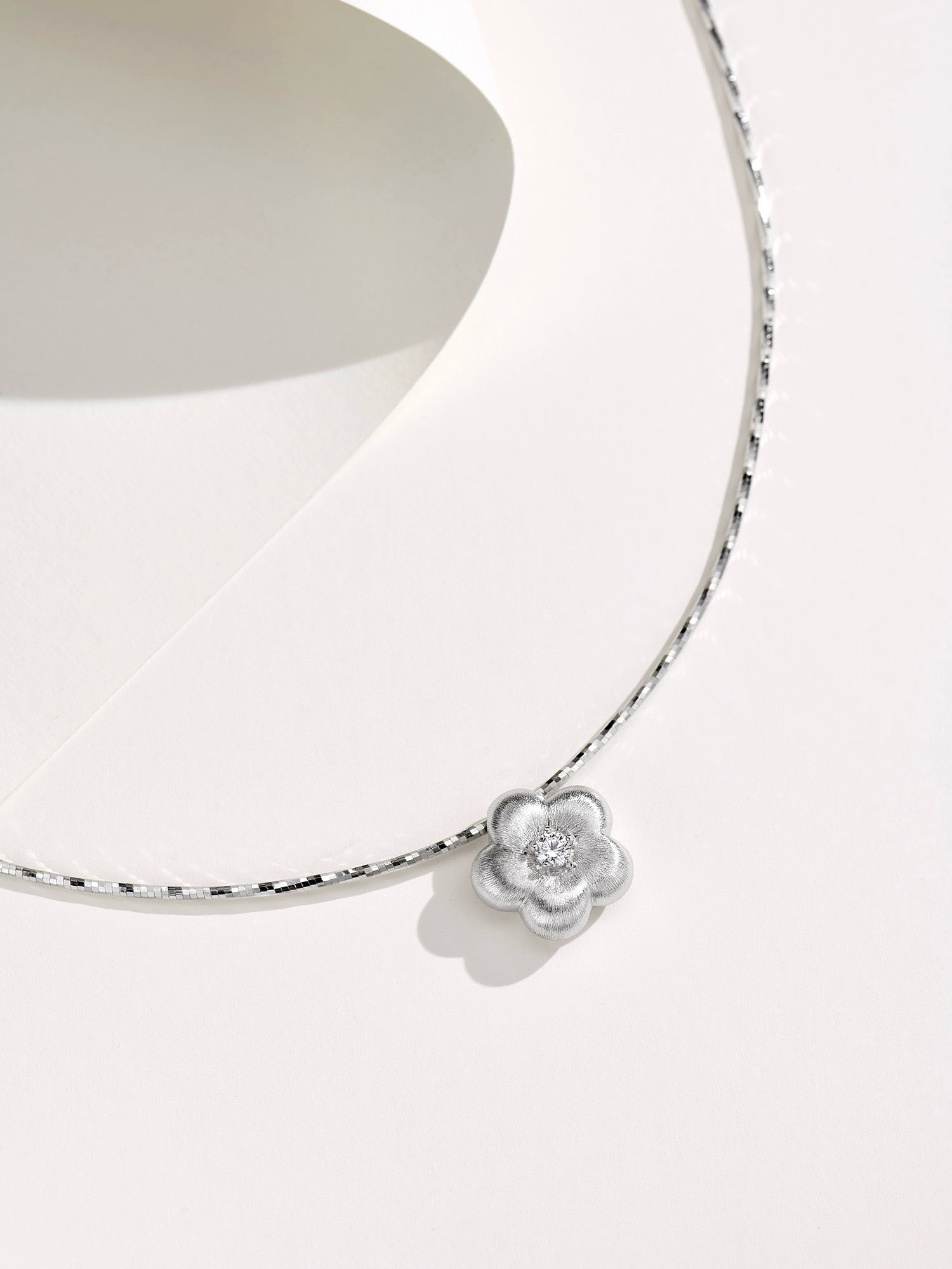 Handcrafted Floral Elegance Necklace – Available in Dual Tones