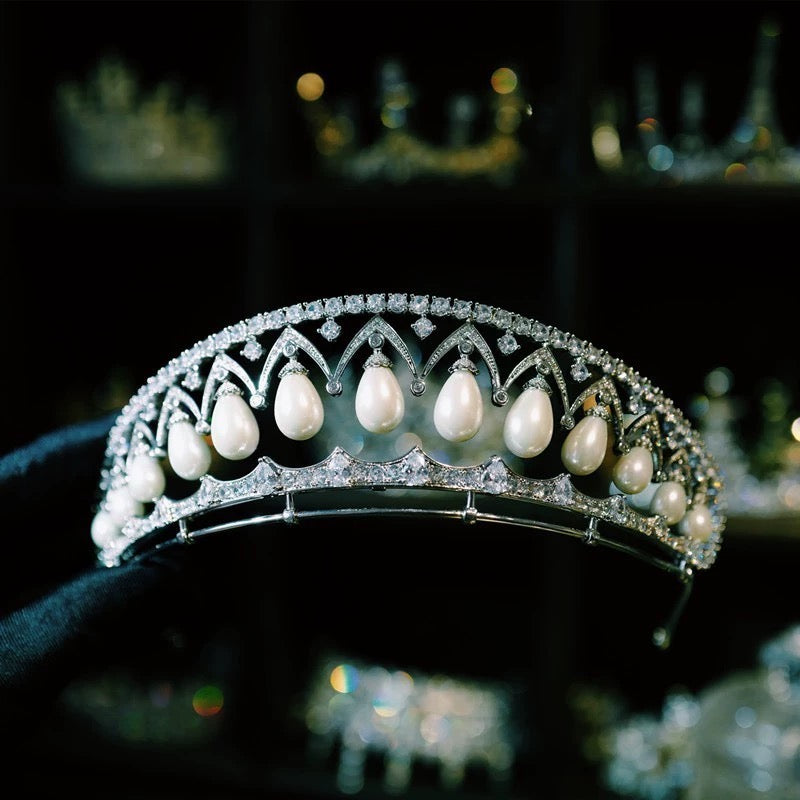 Elegant Pearl and Zirconia Tiara - Regal Wedding Crown