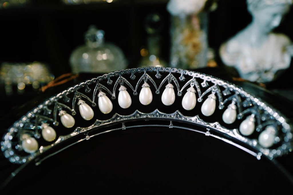 Elegant Pearl and Zirconia Tiara - Regal Wedding Crown