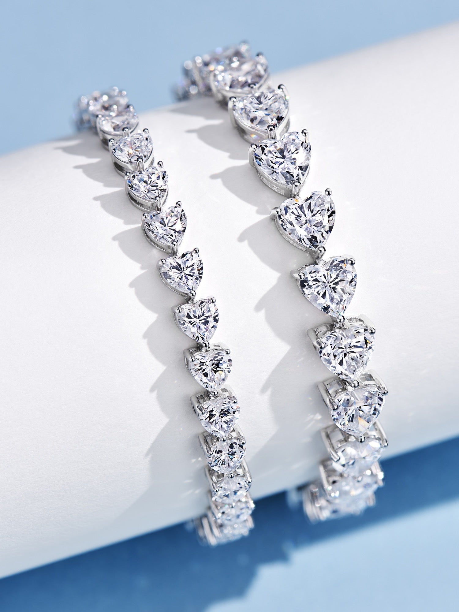 Heartfelt Sparkle: Heart-Shaped Natural Zircon Bracelet