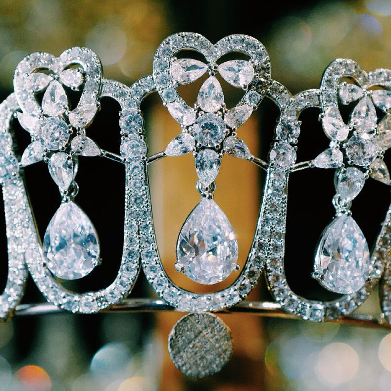 Regal Hearts and Teardrops Tiara - Sparkling Zirconia Crown for Weddings and Pageants