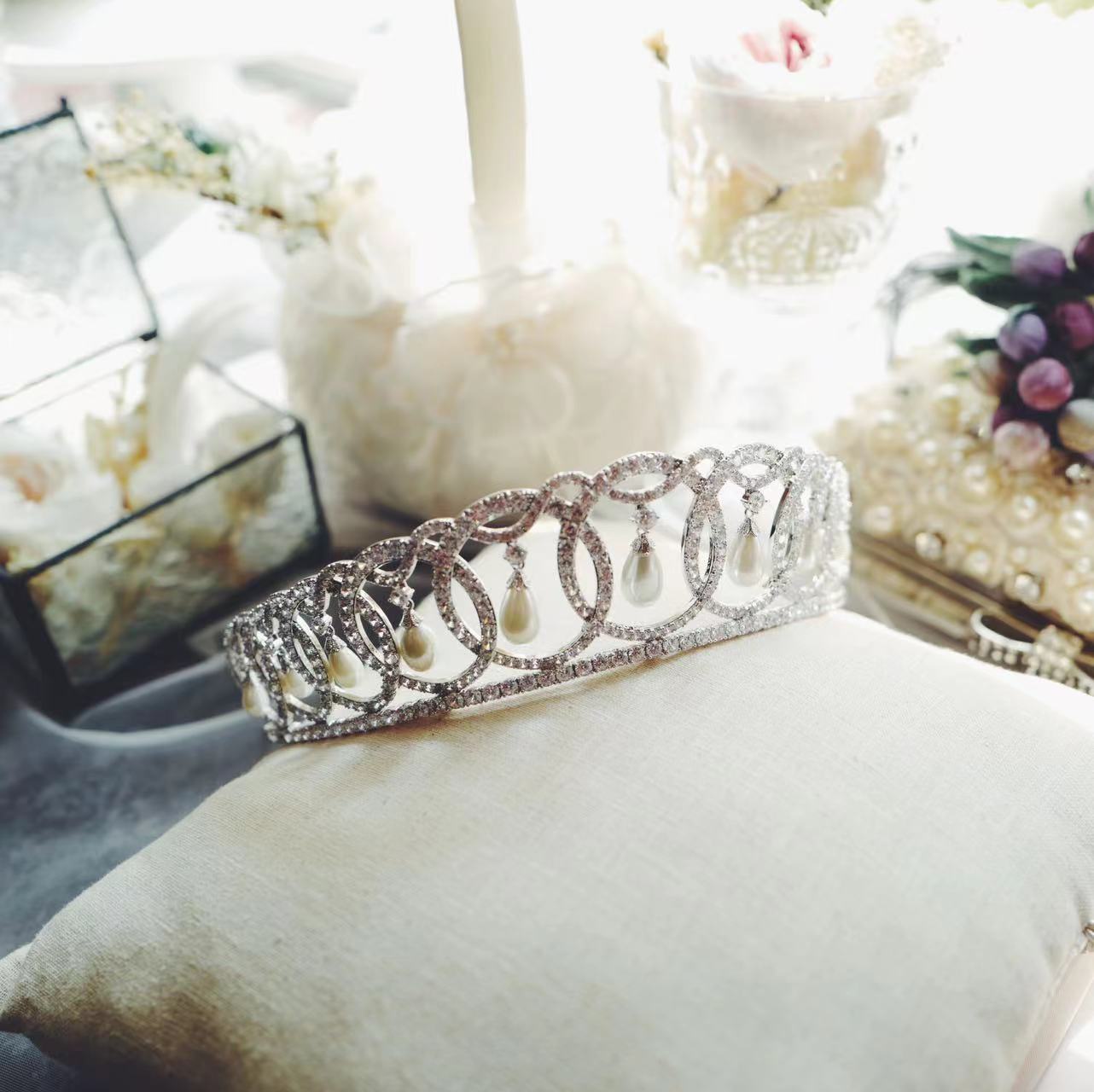 Luxurious Royal Family Tiara - Inspired by Queen Elizabeth Crown, Pearl & Zircon, 24K White Gold Plated